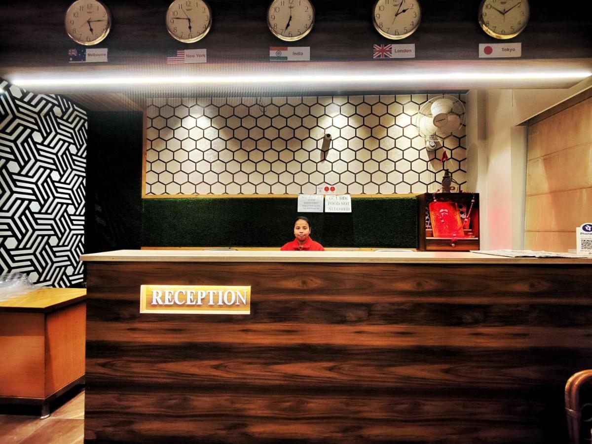 Hotel 21 Next To Chd Railway Station Chandīgarh Exteriör bild