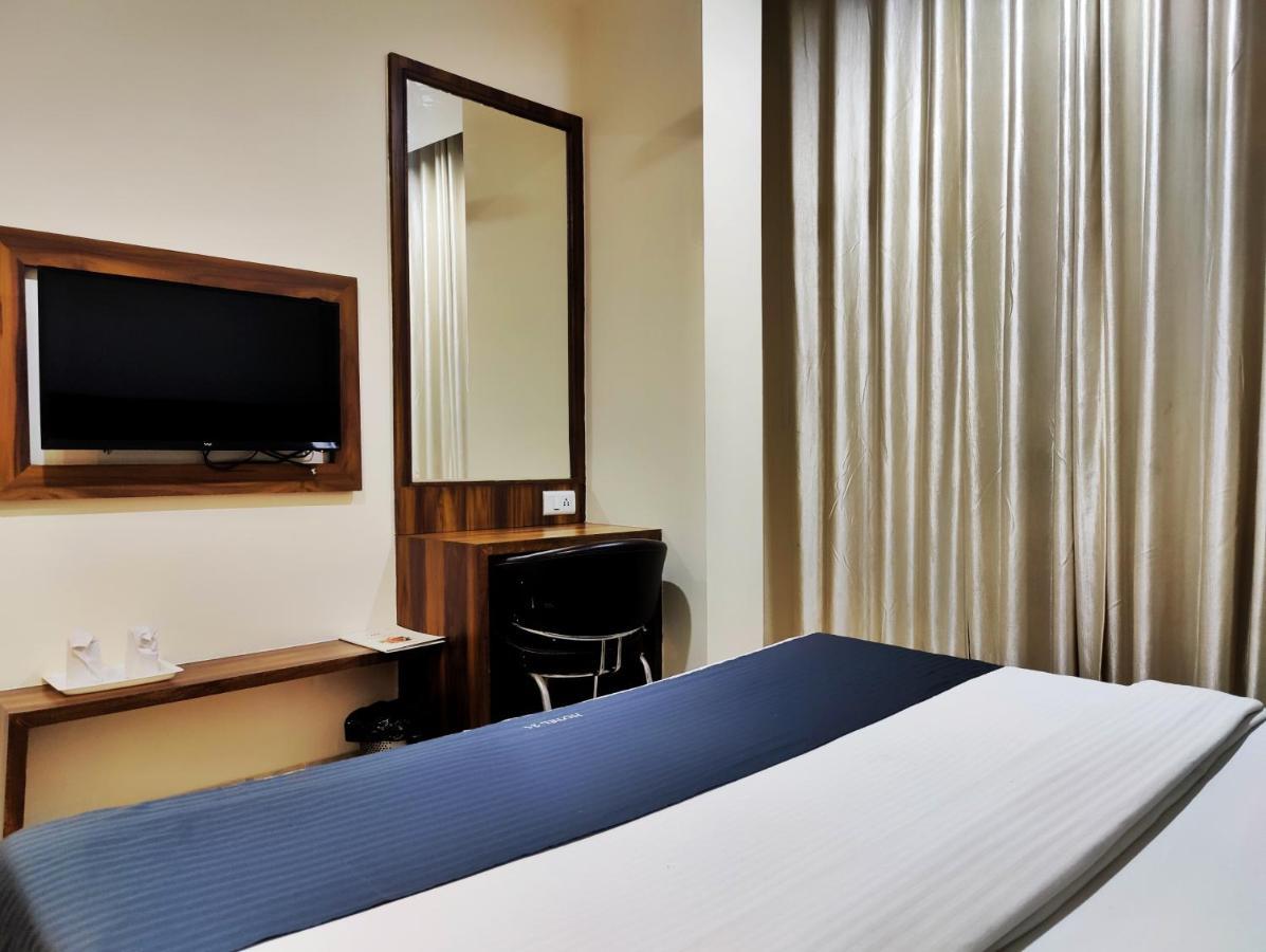 Hotel 21 Next To Chd Railway Station Chandīgarh Exteriör bild