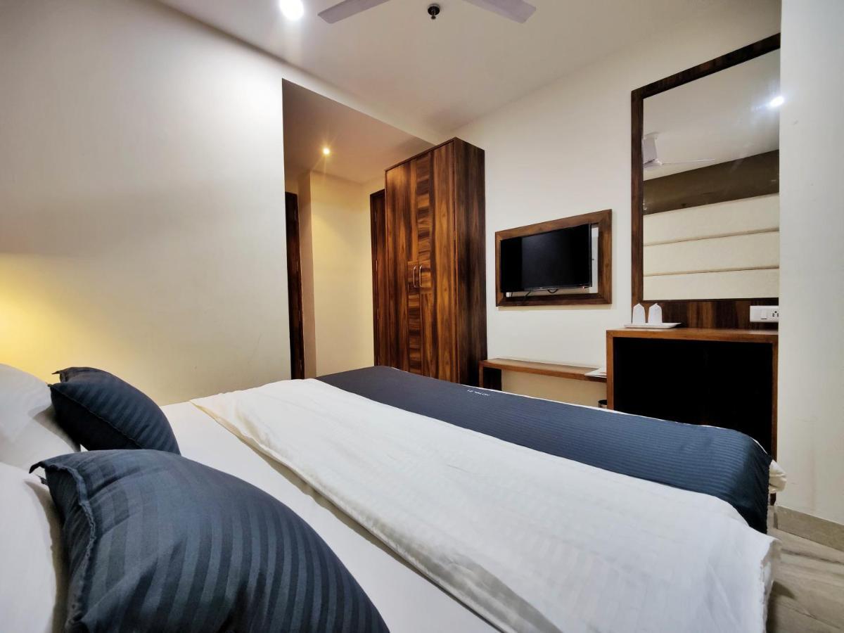 Hotel 21 Next To Chd Railway Station Chandīgarh Exteriör bild