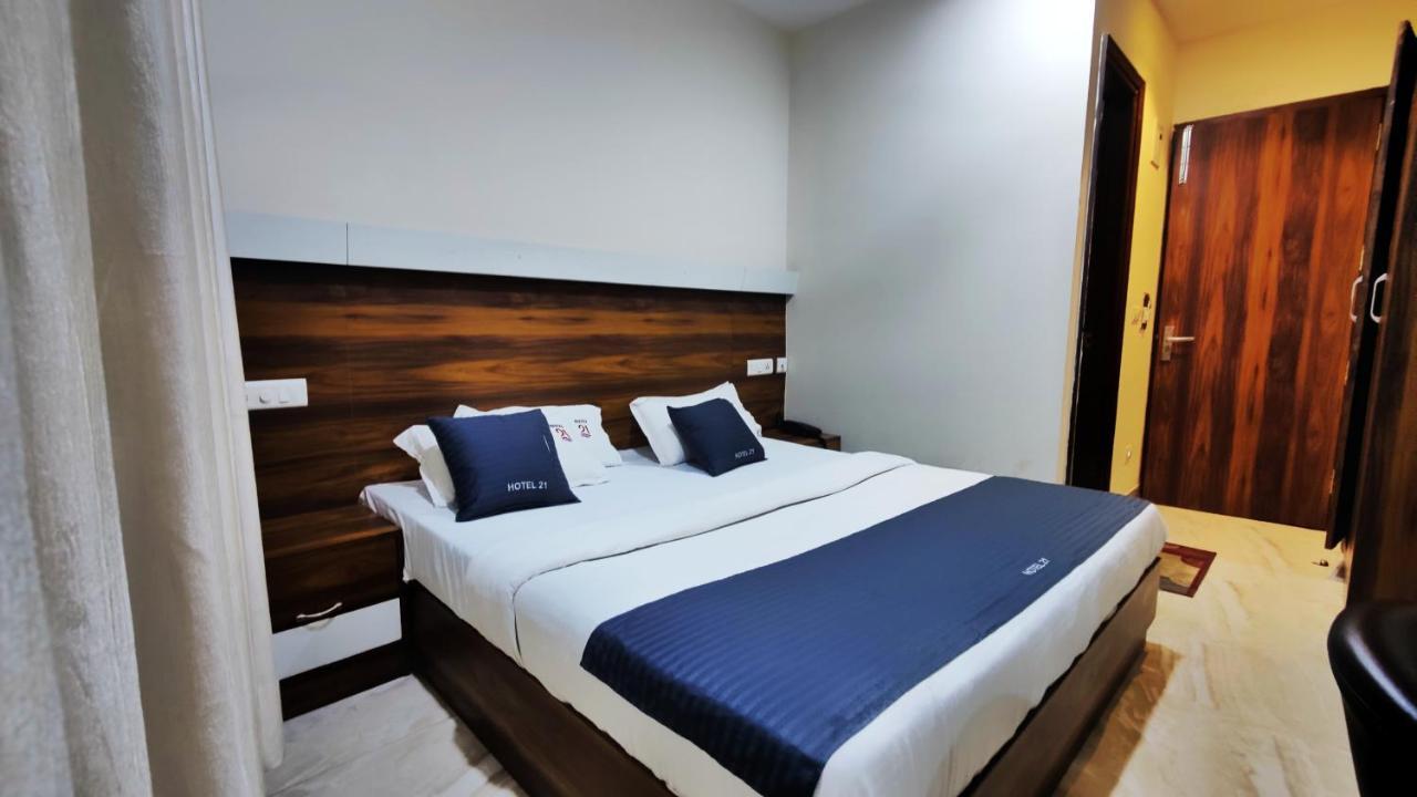 Hotel 21 Next To Chd Railway Station Chandīgarh Exteriör bild