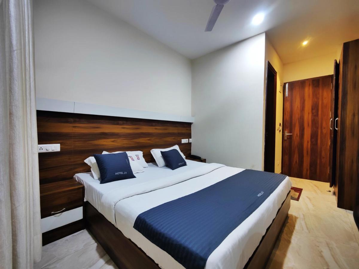 Hotel 21 Next To Chd Railway Station Chandīgarh Exteriör bild