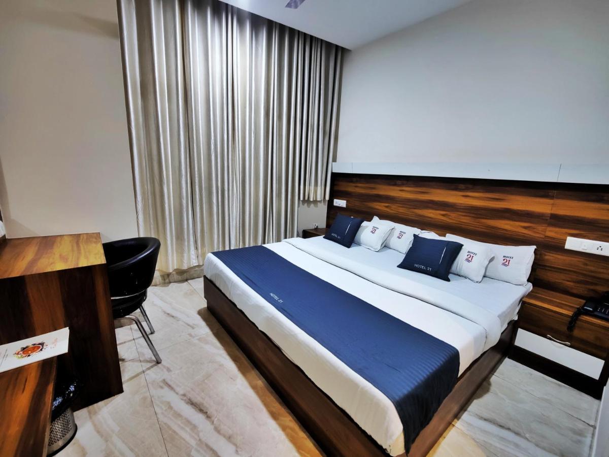 Hotel 21 Next To Chd Railway Station Chandīgarh Exteriör bild